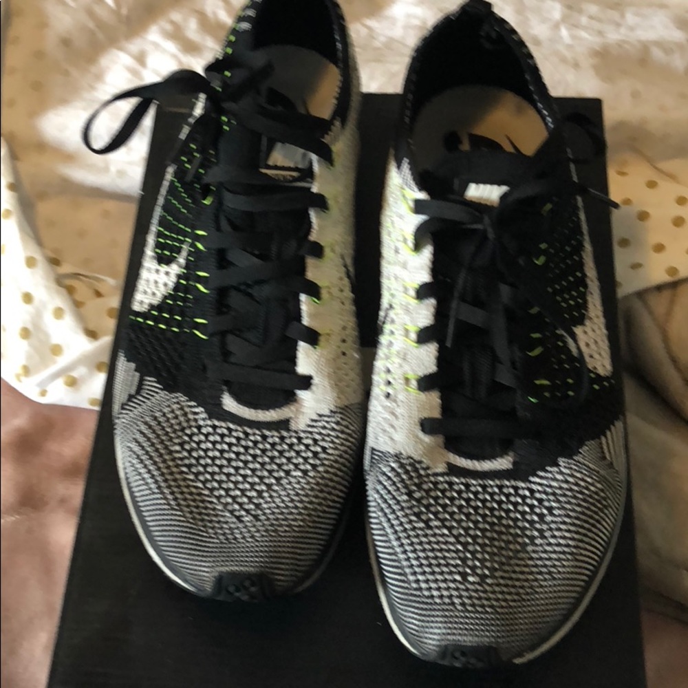 Nike Flyknit Racers